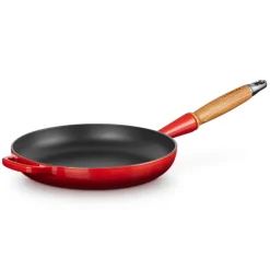 Le Creuset Støpejernspanne med Trehåndtak 28cm Cerise